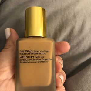 Estee Lauder Makeup - Estée Lauder Double Wear Foundation Estee Lauder Makeup - Estée Lauder Double Wear Foundation
